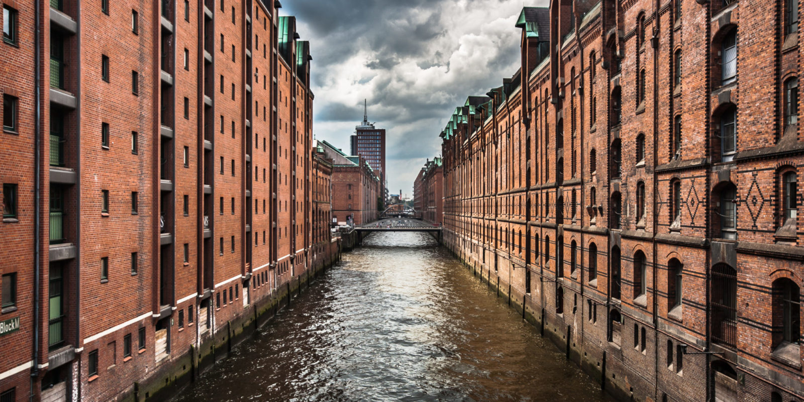 Famous,Speicherstadt,Warehouse,District,With,Dark,Clouds,Before,The,Storm